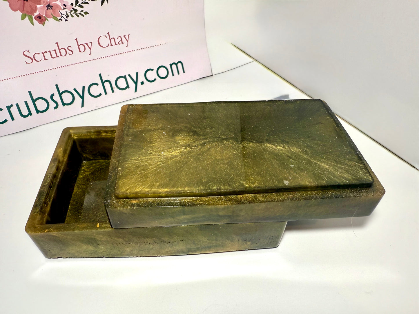 Box with lid