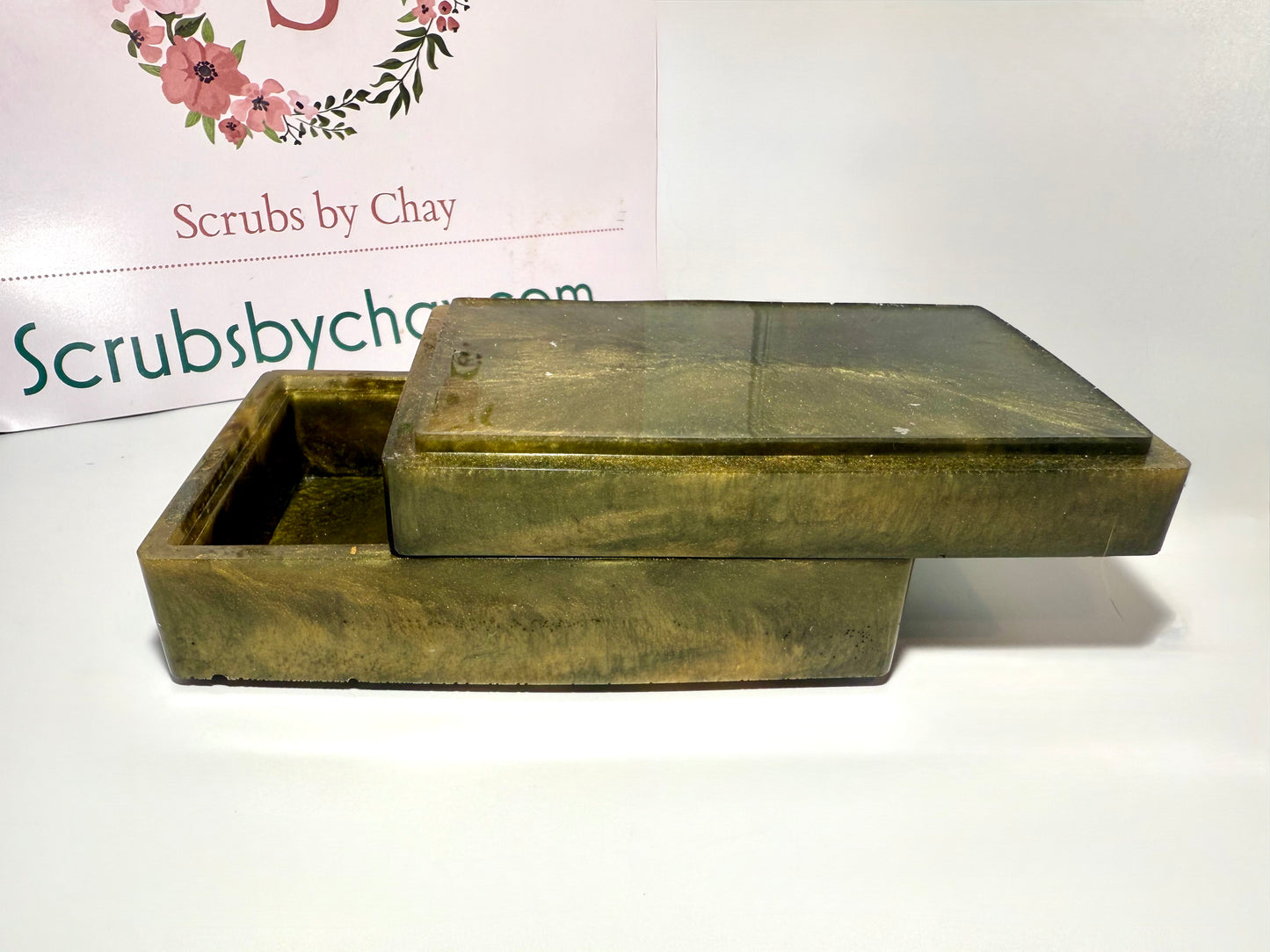 Box with lid